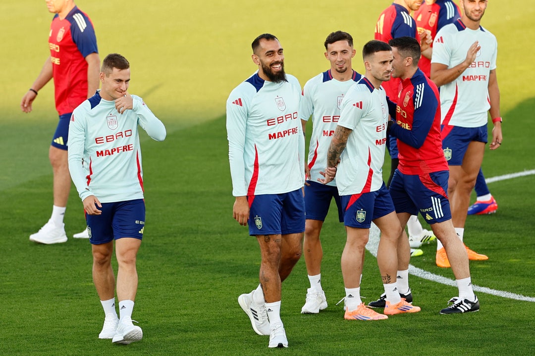 España inicia sus entrenamientos arropada por los aficionados España inicia sus entrenamientos arropada por los aficionados