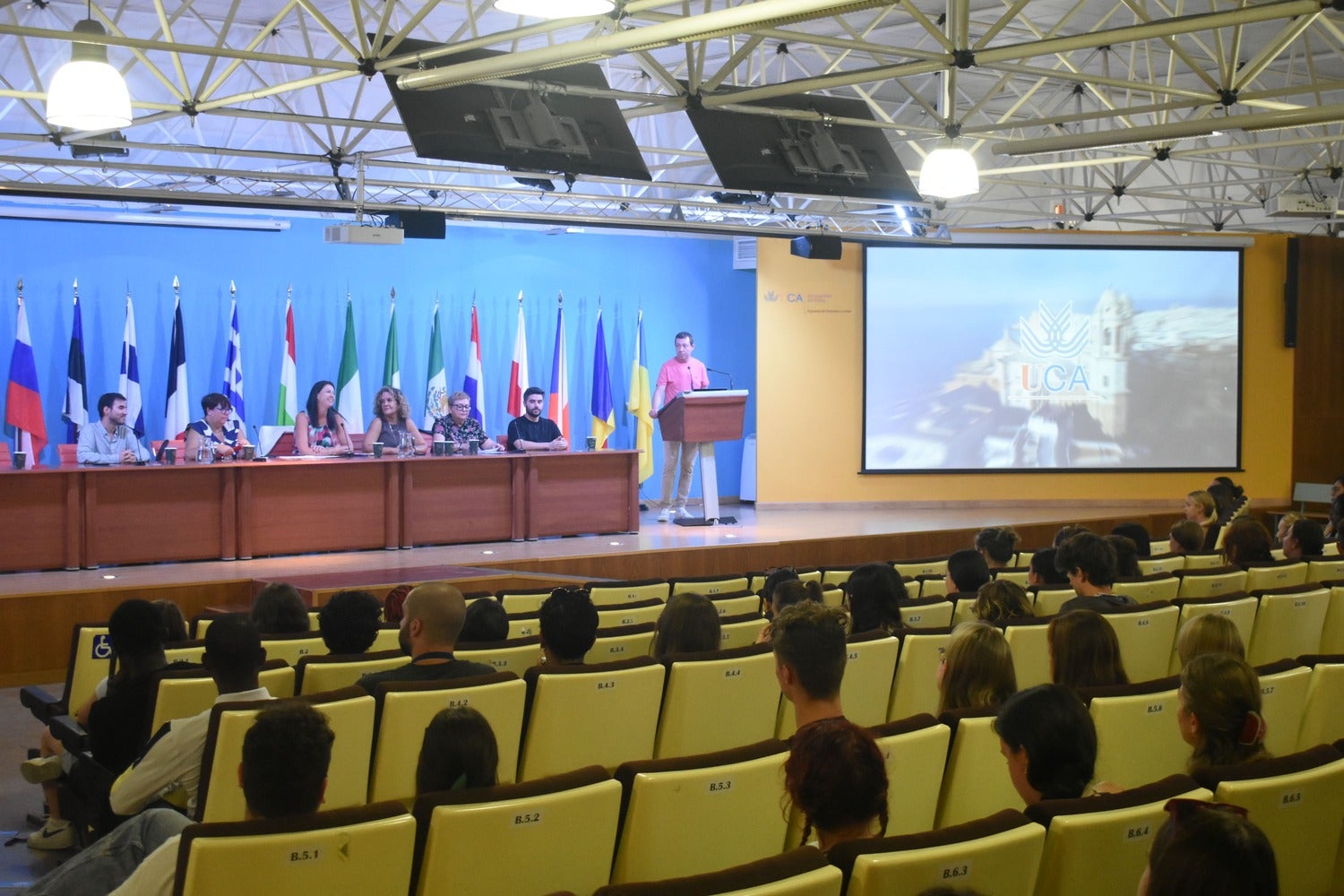 La UCA da la bienvenida a más de 600 estudiantes internacionales de 40 países este cuatrimestre La UCA da la bienvenida a más de 600 estudiantes internacionales de 40 países este cuatrimestre