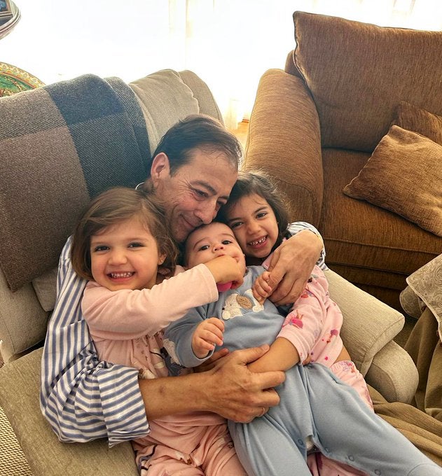 La familia de Fernández Vara agradece las "imborrables muestras de cariño" recibidas tras su fallecimiento La familia de Fernández Vara agradece las "imborrables muestras de cariño" recibidas tras su fallecimiento