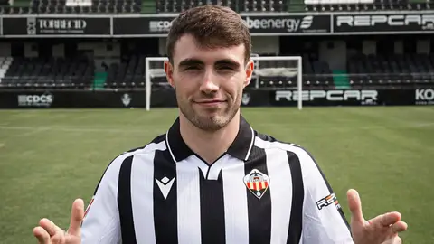 Pablo Santiago regresa a Eibar con la intención de mentener la racha albinegra Pablo Santiago regresa a Eibar con la intención de mentener la racha albinegra