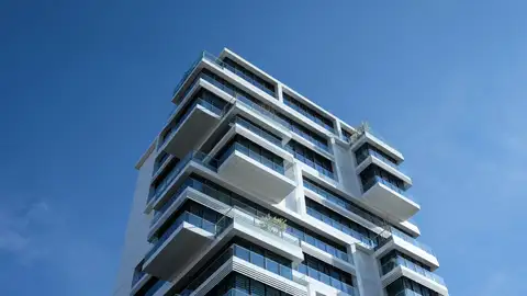 El pla d'Illa per construir 210.000 habitatges genera dubtes El pla d'Illa per construir 210.000 habitatges genera dubtes