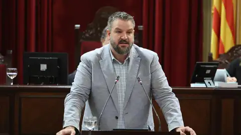 El portavoz de MÉS per Mallorca en el Parlament, Lluís Apesteguia. El portavoz de MÉS per Mallorca en el Parlament, Lluís Apesteguia.