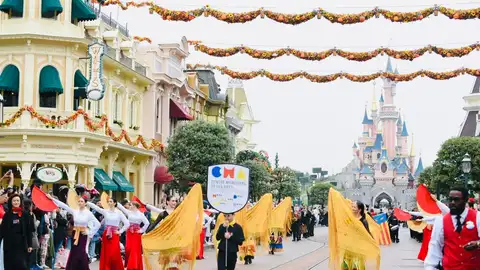 Los alumnos y las alumnas del Centre Municipal de les Arts de Burriana brilla en Disneyland París Los alumnos y las alumnas del Centre Municipal de les Arts de Burriana brilla en Disneyland París