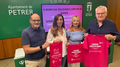 Presentación en Petrer de la marcha solidaria contra el cáncer de mama. Presentación en Petrer de la marcha solidaria contra el cáncer de mama.
