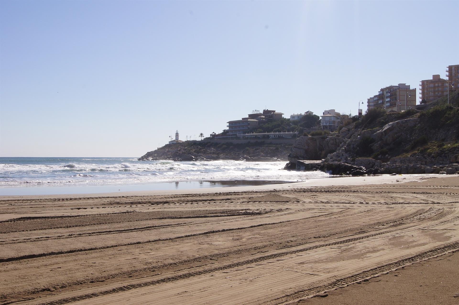 Hallan el cadáver de una persona en la playa del Dosel de Cullera Hallan el cadáver de una persona en la playa del Dosel de Cullera
