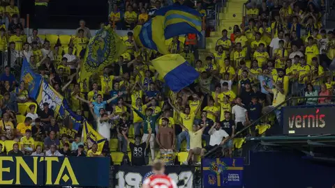 Aficionados del Villarreal, en un partido en La Cerámica Aficionados del Villarreal, en un partido en La Cerámica