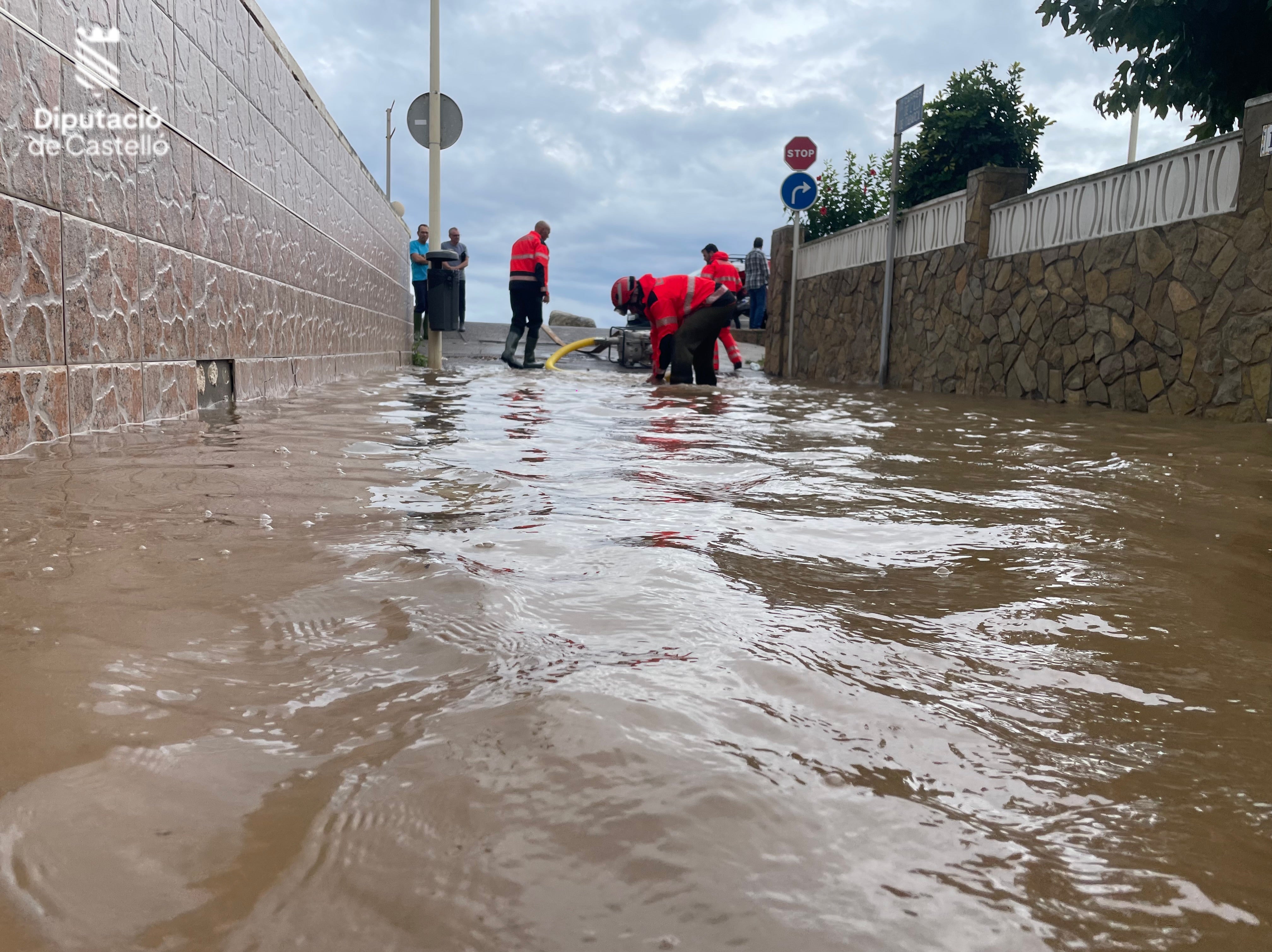 Vila-real y Oropesa suspenden las clases ante la alerta naranja por lluvias hoy en la provincia Vila-real y Oropesa suspenden las clases ante la alerta naranja por lluvias hoy en la provincia