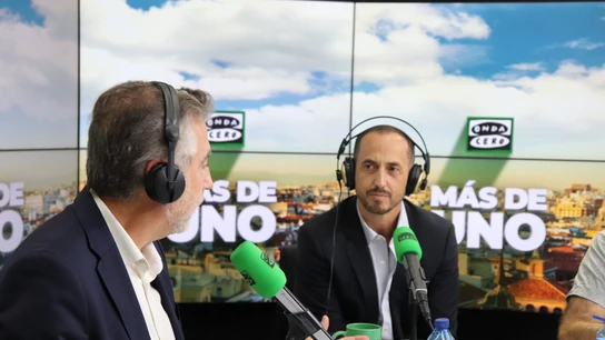 Álvaro de Cózar junto a Carlos Alsina Álvaro de Cózar junto a Carlos Alsina