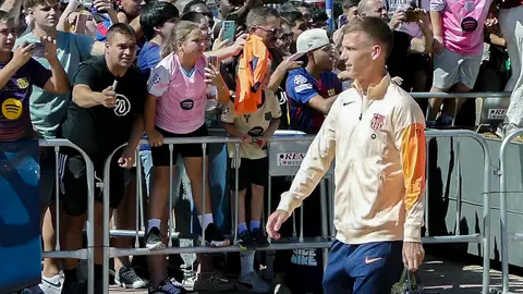 Dani Olmo, baja indefinida con una lesión en el sóleo