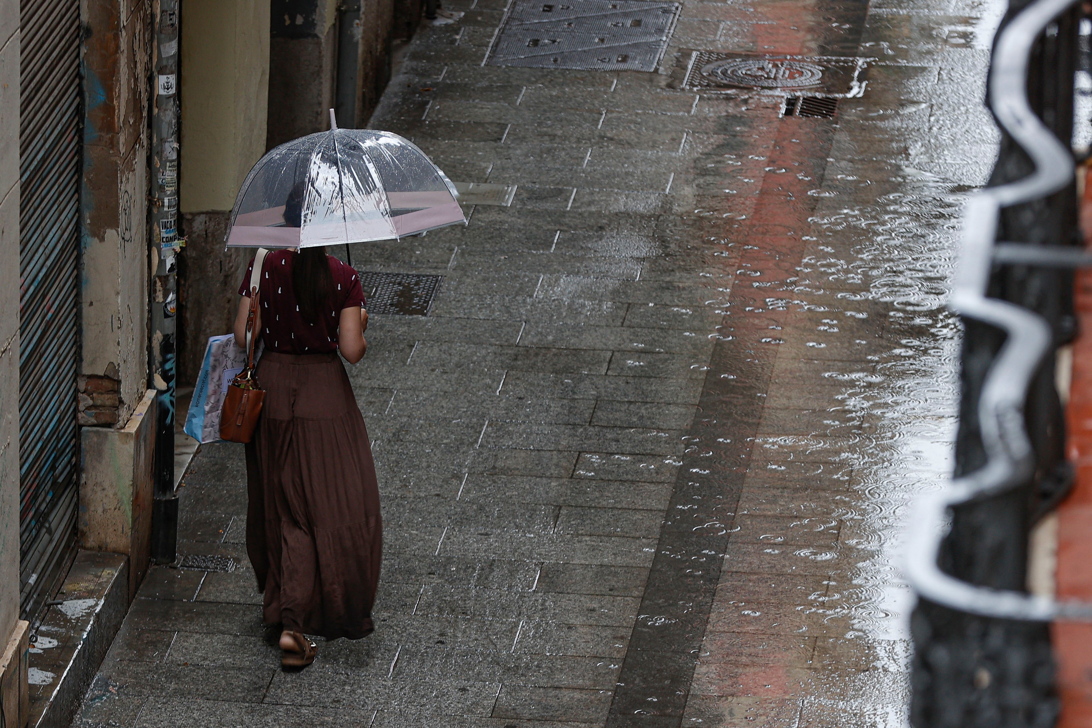 La dana Alice dejará este lunes tormentas fuertes en el litoral de Valencia y Castellón La dana Alice dejará este lunes tormentas fuertes en el litoral de Valencia y Castellón