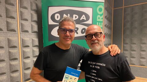 Jes&uacute;s Castro Lago y V&iacute;ctor Mart&iacute;n, de la Asociaci&oacute;n de Libreros de Toledo. 