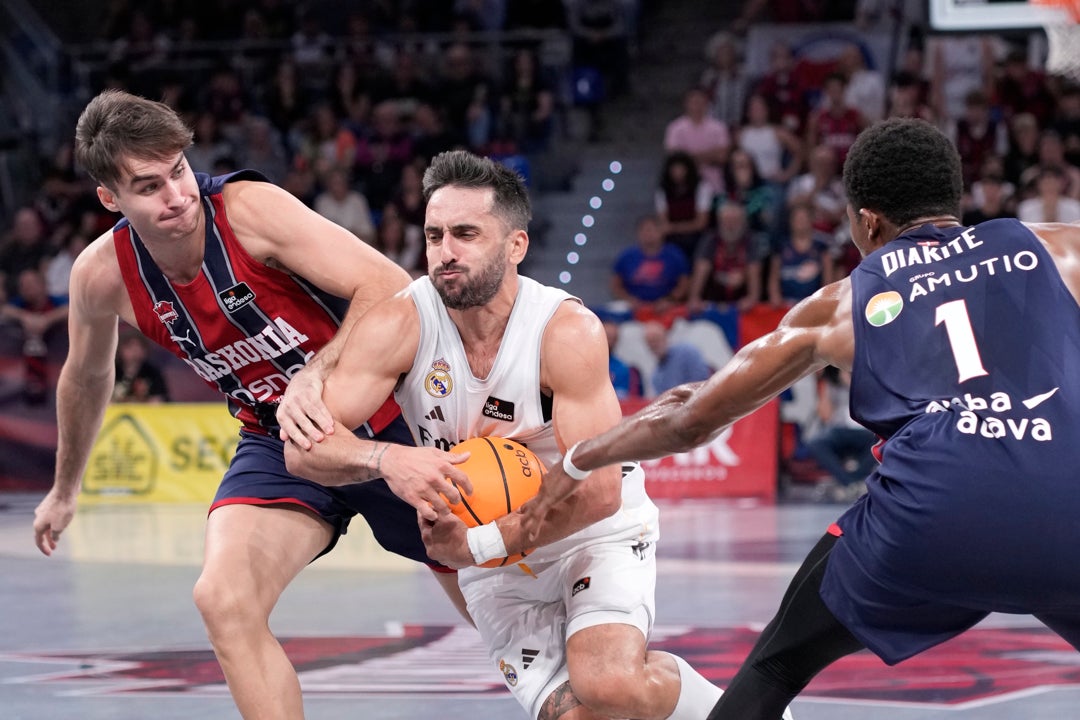 El Baskonia renace ante el Real Madrid y UCAM sigue líder El Baskonia renace ante el Real Madrid y UCAM sigue líder