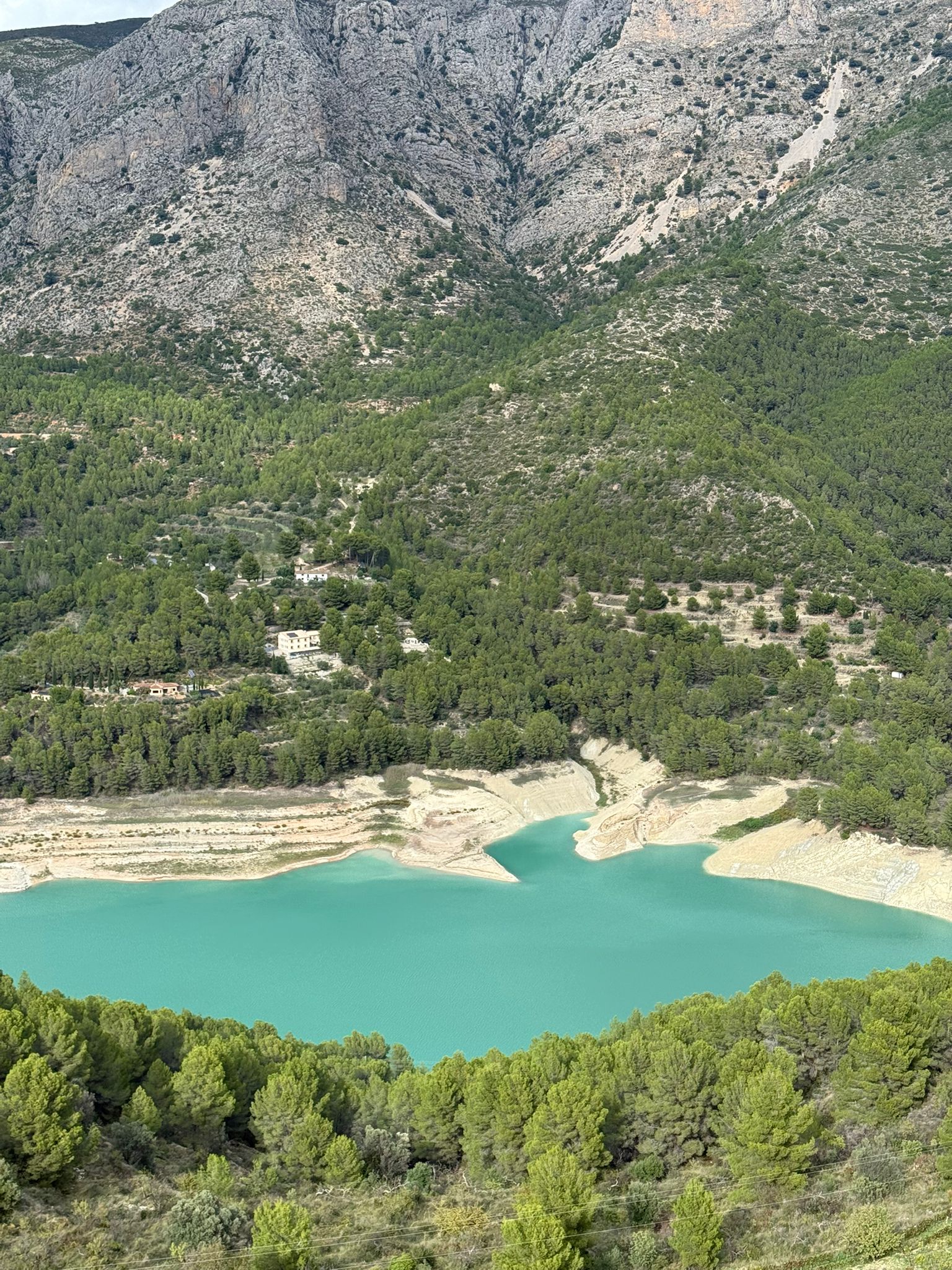 Las lluvias intensas del puente apenas mejoran la emergencia hídrica de los pantanos de la Marina Baixa Las lluvias intensas del puente apenas mejoran la emergencia hídrica de los pantanos de la Marina Baixa