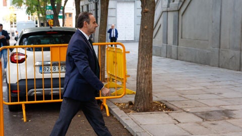 El exministro Jose Luis &Aacute;balos, a su llegada este mi&eacute;rcoles al Tribunal Supremo