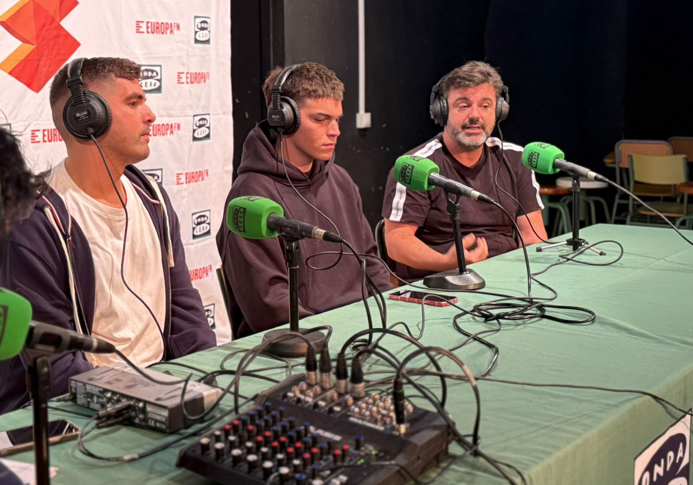 Los alumnos de Peluquería y Estética del IES Bernat d'En Sarrià viajarán a Italia en el Programa Erasmus Los alumnos de Peluquería y Estética del IES Bernat d'En Sarrià viajarán a Italia en el Programa Erasmus