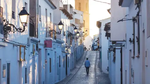 Rehabilitación y mejora energética de doce edificios del del ERRP del área de los Ensanches de Altea Rehabilitación y mejora energética de doce edificios del del ERRP del área de los Ensanches de Altea