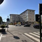 Herida una mujer tras colisionar con su vehículo contra un muro en el aparcamiento de la estación de tren de Santiago