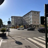 Herida una mujer tras colisionar con su vehículo contra un muro en el aparcamiento de la estación de tren de Santiago Herida una mujer tras colisionar con su vehículo contra un muro en el aparcamiento de la estación de tren de Santiago
