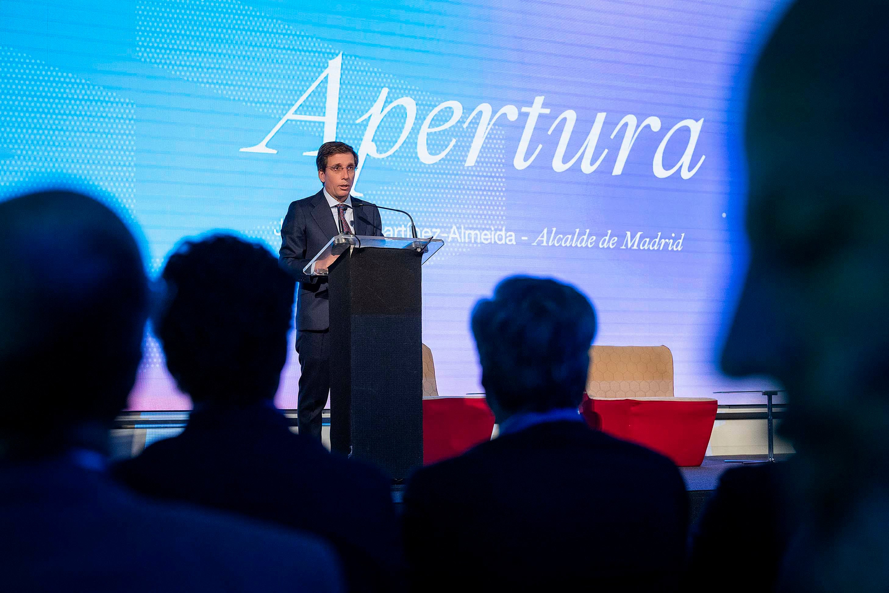 Almeida reta a PSOE y Mas Madrid a exigir juntos la derogación de la tasa de basuras a la ministra de Hacienda Almeida reta a PSOE y Mas Madrid a exigir juntos la derogación de la tasa de basuras a la ministra de Hacienda