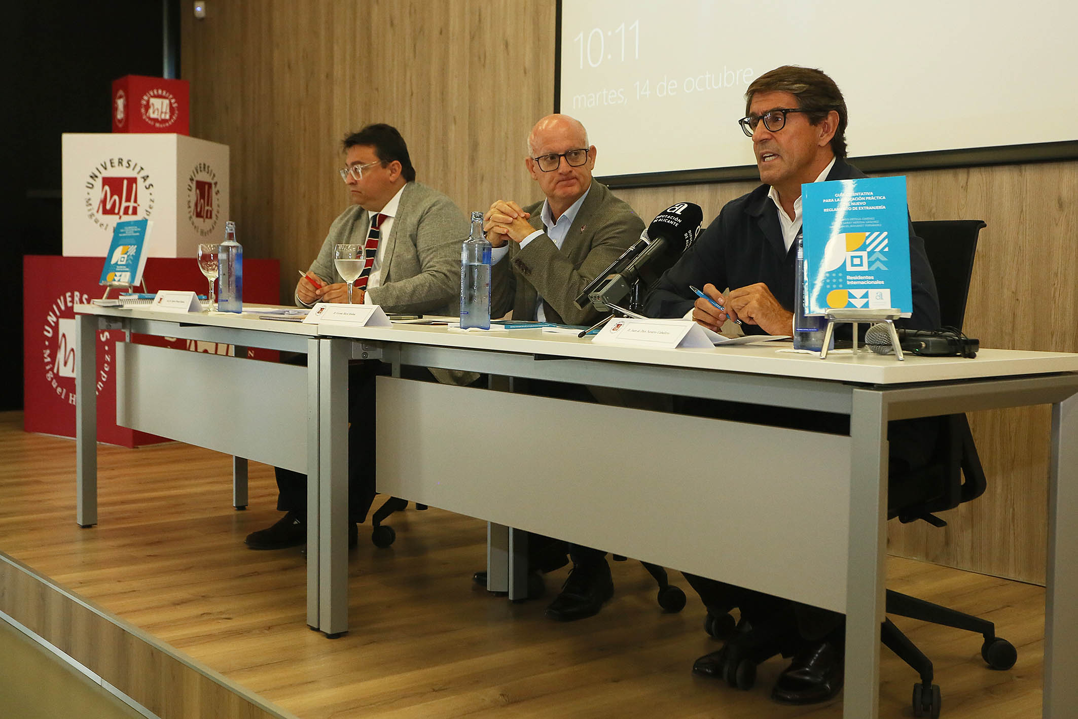 La UMH de Elche acoge la presentación de una guía práctica de la Diputación de Alicante en materia de legislación de extranjería La UMH de Elche acoge la presentación de una guía práctica de la Diputación de Alicante en materia de legislación de extranjería