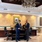 El alcalde de Barbate y el alcalde de Tánger en la casa consistorial