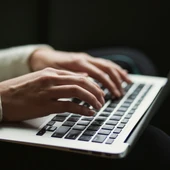 beBee: La plataforma SaaS que conecta profesionales con empleos, clientes y reclutadores beBee: La plataforma SaaS que conecta profesionales con empleos, clientes y reclutadores