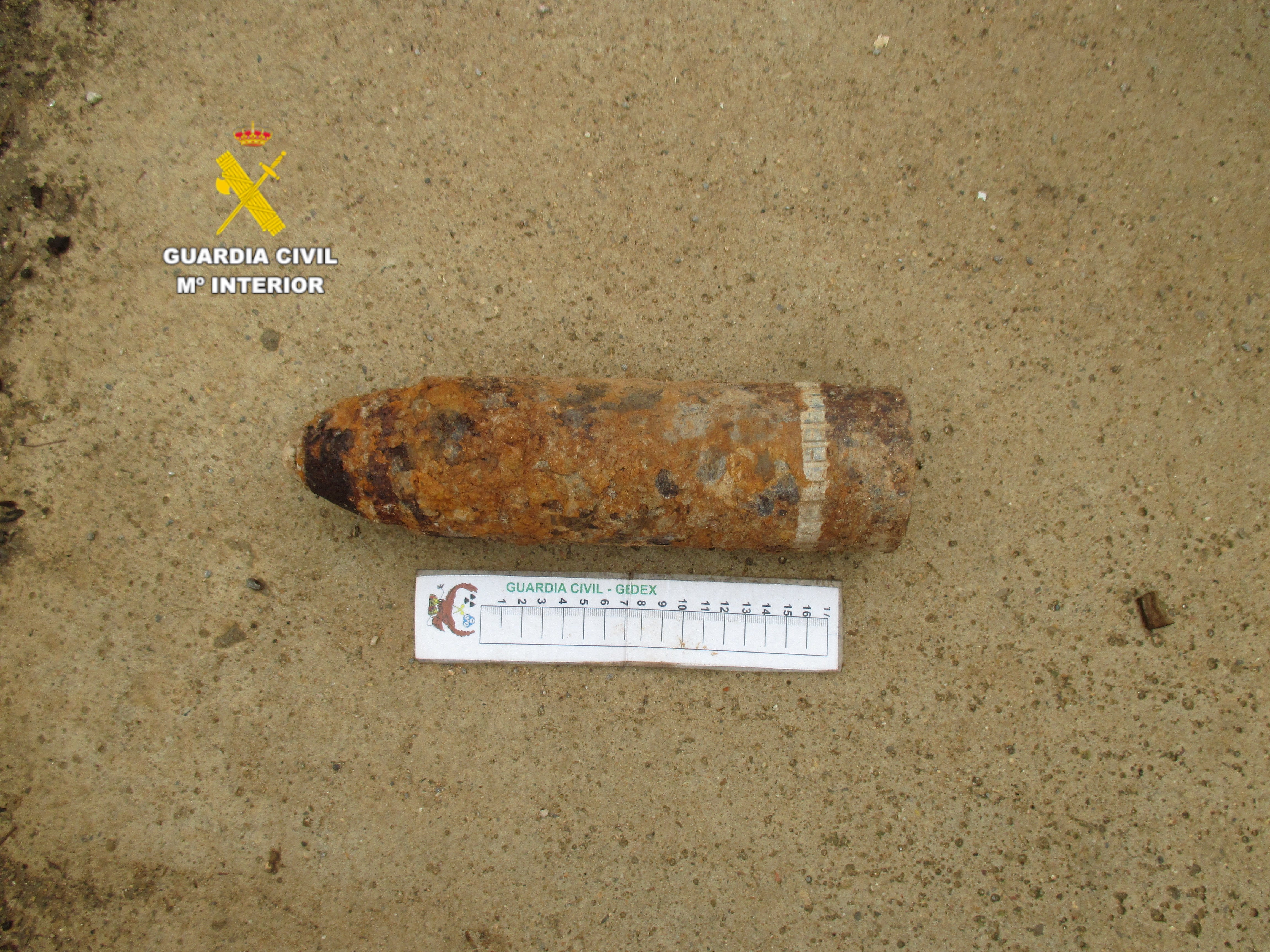 La Guardia Civil destruye dos proyectiles de la Guerra Civil encontrados en Castellón La Guardia Civil destruye dos proyectiles de la Guerra Civil encontrados en Castellón