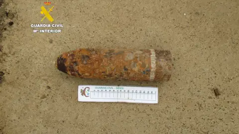 La Guardia Civil destruye dos proyectiles de la Guerra Civil encontrados en Castellón La Guardia Civil destruye dos proyectiles de la Guerra Civil encontrados en Castellón