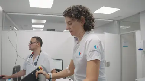 Quirónsalud Alicante realiza el reconocimiento a una participante del Reto Pelayo Vida Costa Rica 2025 Quirónsalud Alicante realiza el reconocimiento a una participante del Reto Pelayo Vida Costa Rica 2025