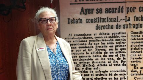 Carmen Pano, antes e su declaración en el Senado Carmen Pano, antes e su declaración en el Senado