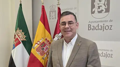 Vox pide explicaciones al Ayuntamiento de Badajoz por el empadronamiento "fraudulento" de unos okupas en Cerro Gordo Vox pide explicaciones al Ayuntamiento de Badajoz por el empadronamiento "fraudulento" de unos okupas en Cerro Gordo