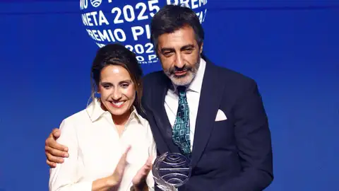 Ángela Banzas y Juan del Val, finalista y ganador del Premio Planeta 2025 Ángela Banzas y Juan del Val, finalista y ganador del Premio Planeta 2025