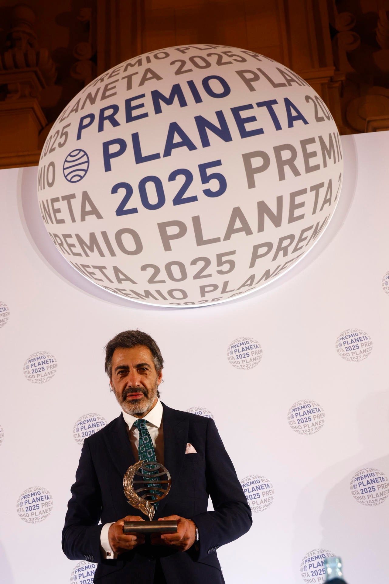 Quién es Juan del Val, ganador del Premio Planeta 2025 Quién es Juan del Val, ganador del Premio Planeta 2025