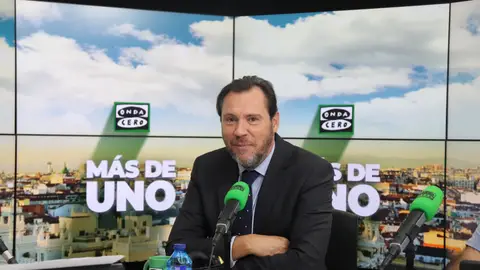 El ministro de Transporte, Óscar Puente, durante la entrevista en Más de uno El ministro de Transporte, Óscar Puente, durante la entrevista en Más de uno/ Samuel Portillo