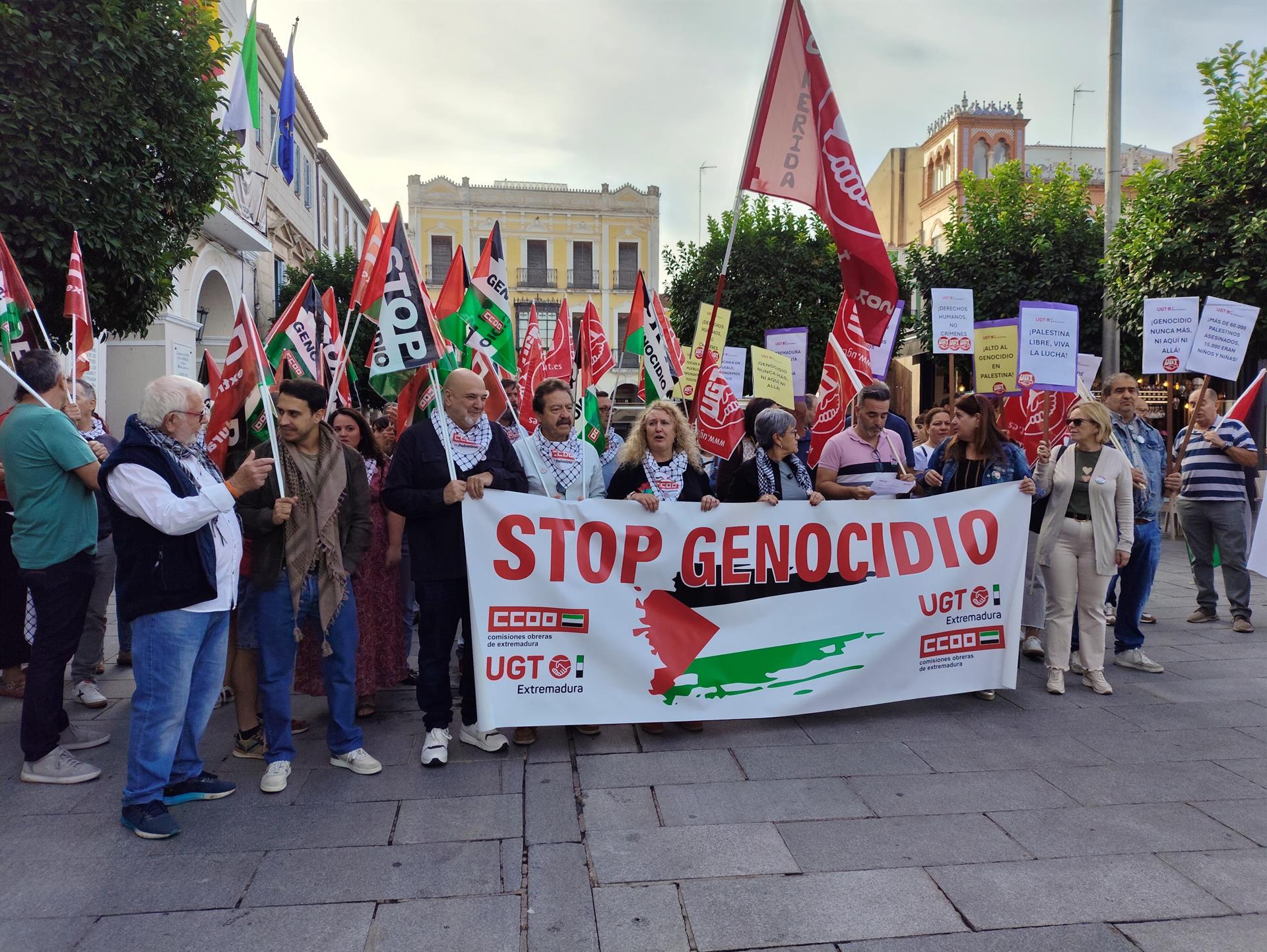 CCOO y UGT reclaman en Mérida que la paz en Gaza sea duradera y que no haya "intereses externos" en su reconstrucción CCOO y UGT reclaman en Mérida que la paz en Gaza sea duradera y que no haya "intereses externos" en su reconstrucción
