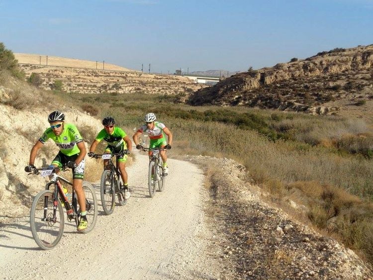 Más de 200 ciclistas participan en Aspe en el Memorial Paco Sánchez de bicicleta de montaña Más de 200 ciclistas participan en Aspe en el Memorial Paco Sánchez de bicicleta de montaña