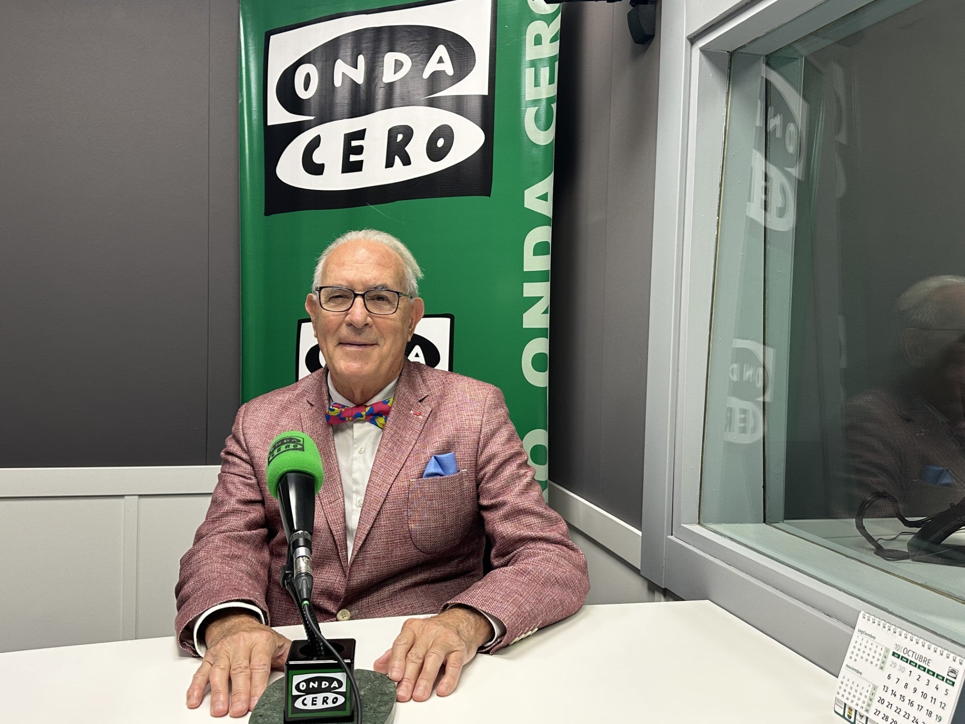 El prestigiosos cirujano, Carlos Ballesta, especialista en cirugía laparoscópica, habla en Onda Cero Granada sobre obesidad El prestigiosos cirujano, Carlos Ballesta, especialista en cirugía laparoscópica, habla en Onda Cero Granada sobre obesidad