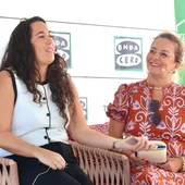 Olga Ramos y Lara Trigo, presentando La Plural Olga Ramos y Lara Trigo, presentando La Plural
