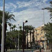 Una de las cámaras colocadas en el entorno de la calle Curtidores de Elche.