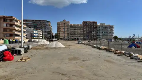 Obras al inicio de Gran Playa en Santa Pola. Obras al inicio de Gran Playa en Santa Pola.