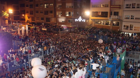 Imagen de archivo del chupinazo que inaugura la Fira d´Onda. Imagen de archivo del chupinazo que inaugura la Fira d´Onda.