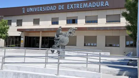 La Junta destina más de 197.000 euros a reforzar el vínculo entre la UEx y la sociedad extremeña La Junta destina más de 197.000 euros a reforzar el vínculo entre la UEx y la sociedad extremeña
