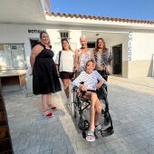 De la silla de ruedas a montar a caballo: La nueva vida de Leoinel en Sonseca gracias a un proyecto de apoyos personalizado