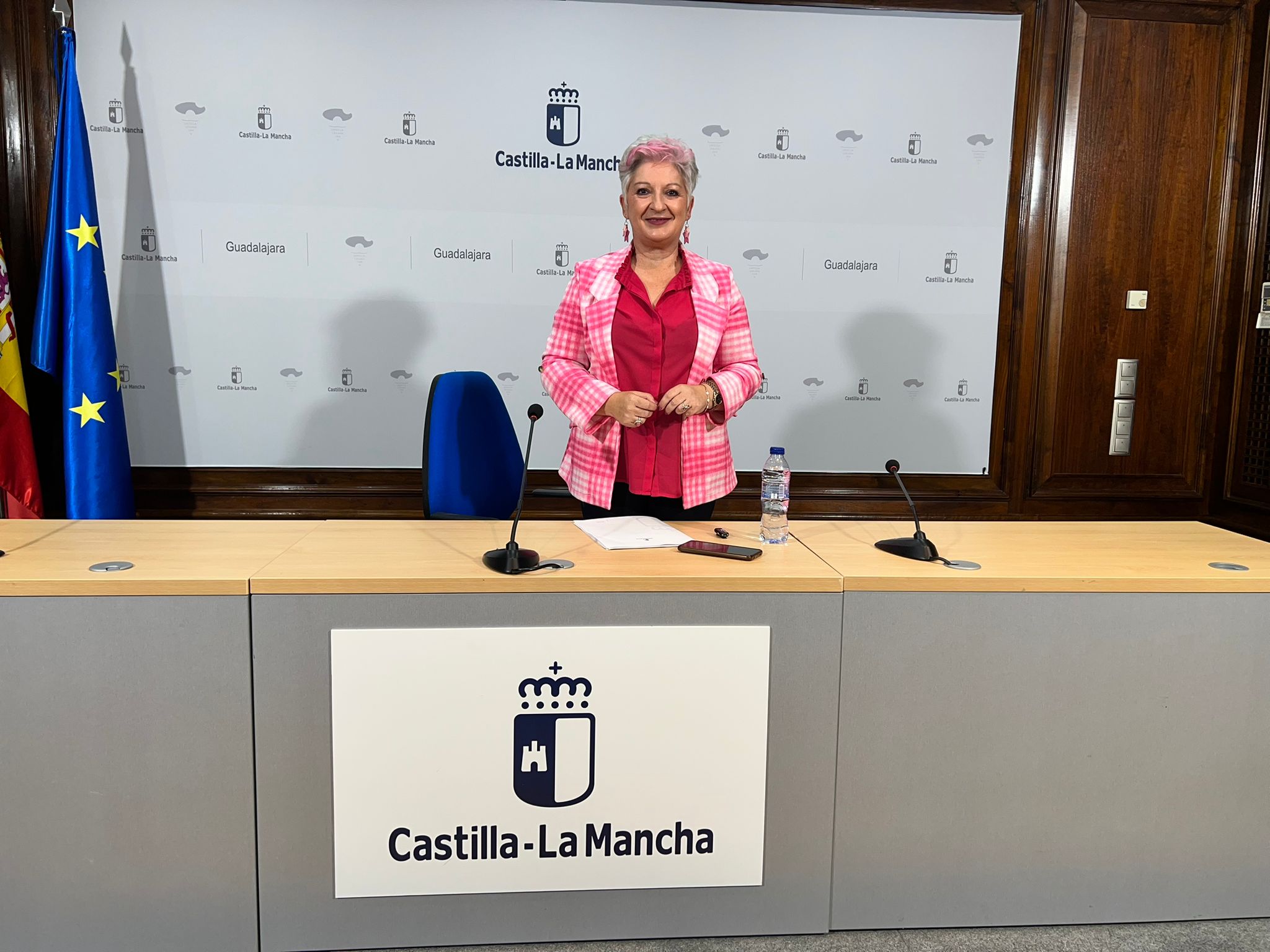 El gobierno de CLM destinará más de un millón de euros a recuperar la zona afectada por el incendio del Pico del Lobo El gobierno de CLM destinará más de un millón de euros a recuperar la zona afectada por el incendio del Pico del Lobo