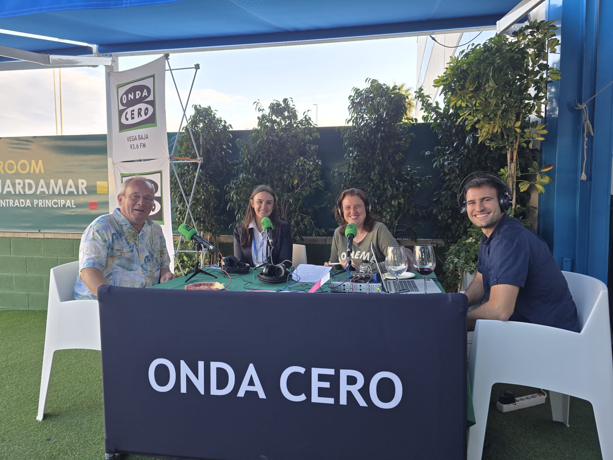 Escucha 'Conversaciones con alma' desde Toldos Guardamar cada lunes en 'Más de uno' Vega Baja Escucha 'Conversaciones con alma' desde Toldos Guardamar cada lunes en 'Más de uno' Vega Baja