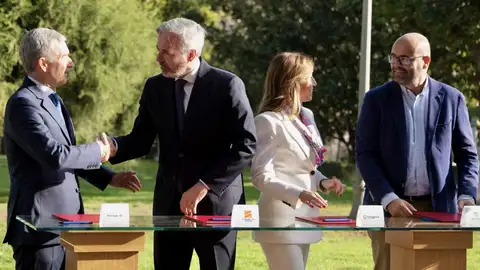 Firma del convenio para el impulso a 17.000 viviendas en Arcosur. Firma del convenio para el impulso a 17.000 viviendas en Arcosur.