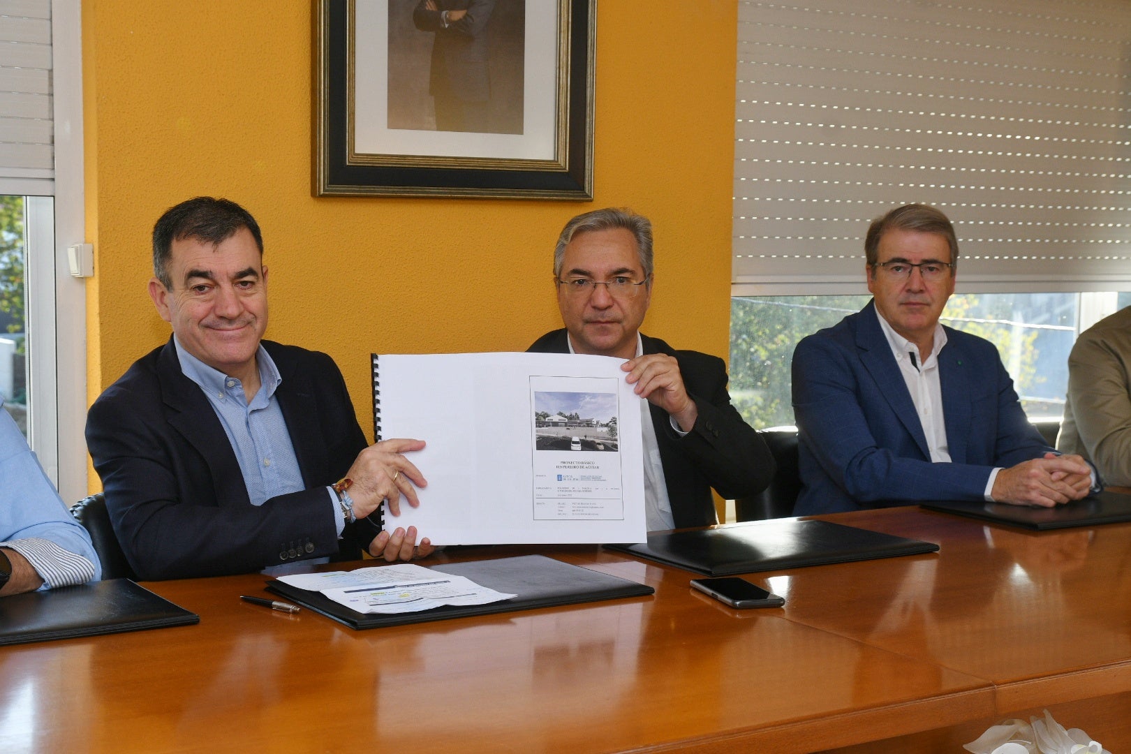 Román Rodriguez anuncia o inicio da construción do primerio instituto de Pereiro de Aguiar Román Rodriguez anuncia o inicio da construción do primerio instituto de Pereiro de Aguiar