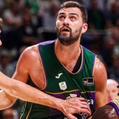 Ibon Navarro, de Unicaja: "Agarrarte al partido con tanto desacierto habla bien del equipo"