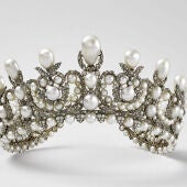 Imagen facilitada de la diadema la emperatriz Eugenia robada del Museo del Louvre, en París. 