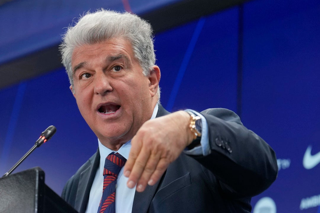 Laporta: "Si no hay una mano blanca en el arbitraje, se le parece mucho" Laporta: "Si no hay una mano blanca en el arbitraje, se le parece mucho"